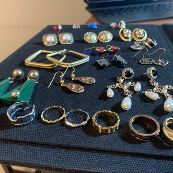 Accessories - Picture 2 of 3